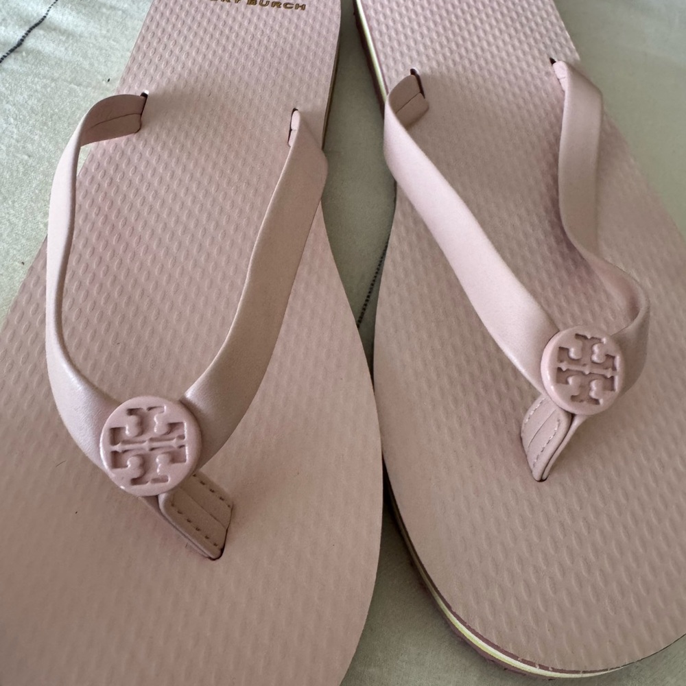 NEW TORY BURCH  PINK FLIP FLOPS